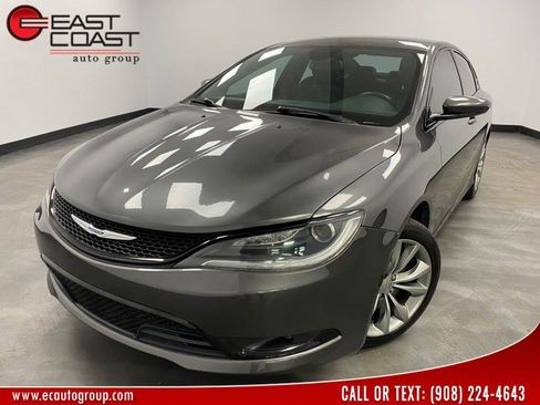 Used 2016 Chrysler 200 S w/ Comfort Group image 1