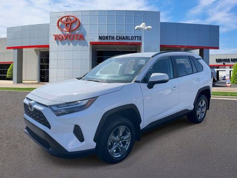Used 2024 Toyota RAV4 XLE FWD image 5