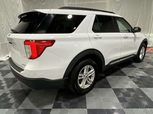 Used 2022 Ford Explorer XLT w/ Equipment Group 202A AWD/4WD image 4