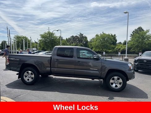 Used 2015 Toyota Tacoma 4x4 Double Cab w/ TRD Sport Package image 9