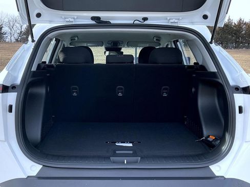 New 2026 Hyundai Kona SE image 9