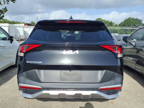 Used 2023 Kia Sportage LX FWD image 4