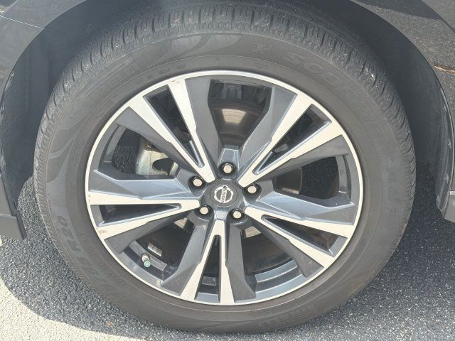 Used 2019 Nissan Pathfinder Platinum AWD/4WD image 12