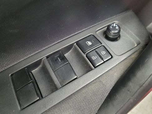 Used 2020 Toyota Corolla LE w/ Carpet Mat Package (TMS) FWD image 27
