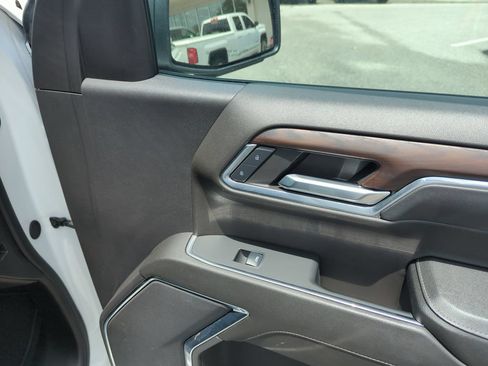 Used 2024 GMC Sierra 1500 SLT AWD/4WD image 31