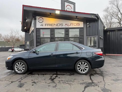 Used 2015 Toyota Camry XLE image 5