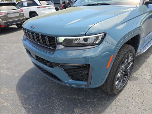 New 2026 Jeep Grand Cherokee Summit AWD/4WD image 10