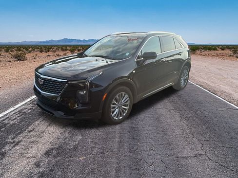 Used 2025 Cadillac XT4 Premium Luxury image 1