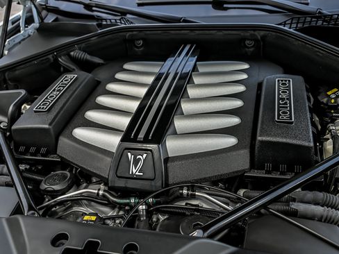 Used 2020 Rolls-Royce Dawn RWD image 16