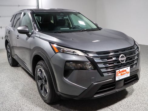 Used 2024 Nissan Rogue SV FWD image 5