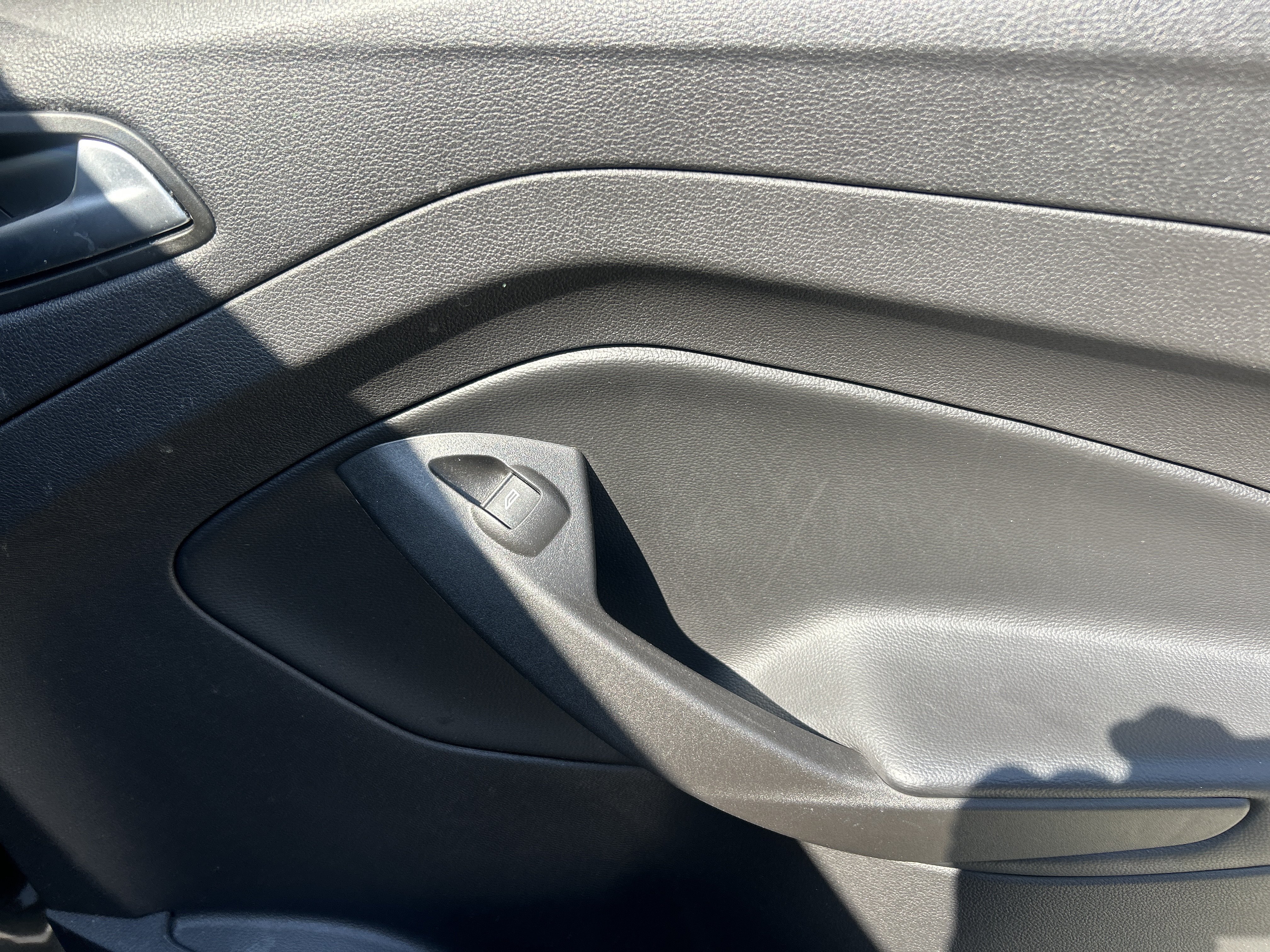Used 2018 Ford Escape SE FWD image 43
