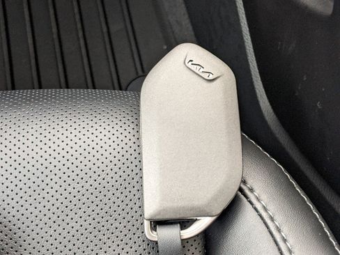 Used 2025 Kia Telluride LX image 27