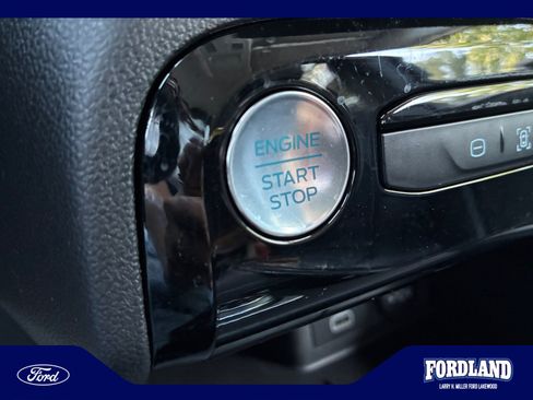 Used 2025 Ford Escape SE FWD image 29