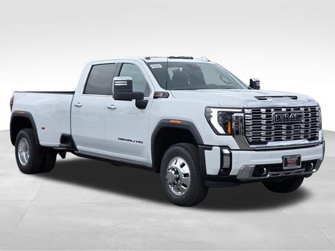 New 2026 GMC Sierra 3500 Denali w/ Denali Reserve Package AWD/4WD image 7
