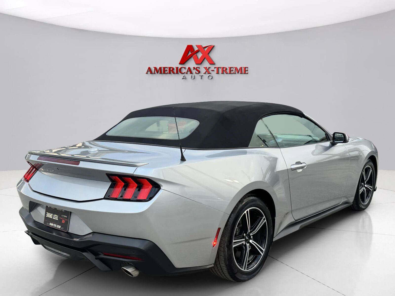 Used 2025 Ford Mustang Premium RWD image 6
