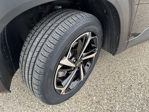 Certified 2023 Chevrolet TrailBlazer RS w/ Convenience Package image 2