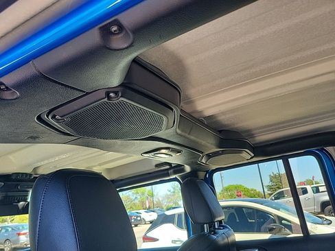 Used 2020 Jeep Gladiator Overland image 40