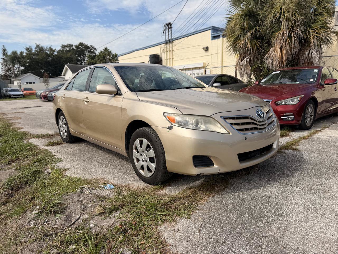 Used 2010 Toyota Camry LE FWD image 5