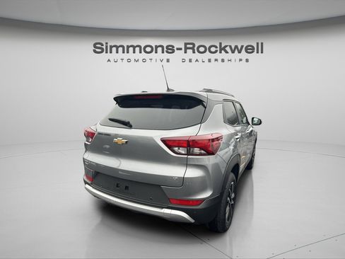 Used 2025 Chevrolet TrailBlazer LT w/ Driver Confidence Package image 7