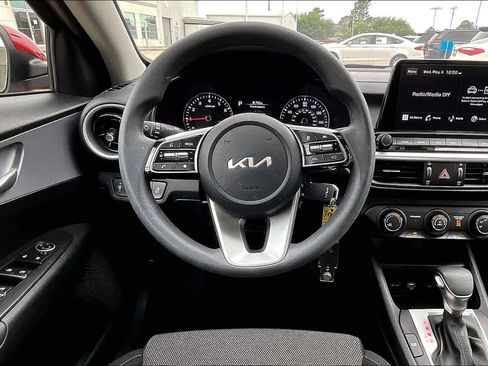 Certified 2024 Kia Forte LXS FWD image 6