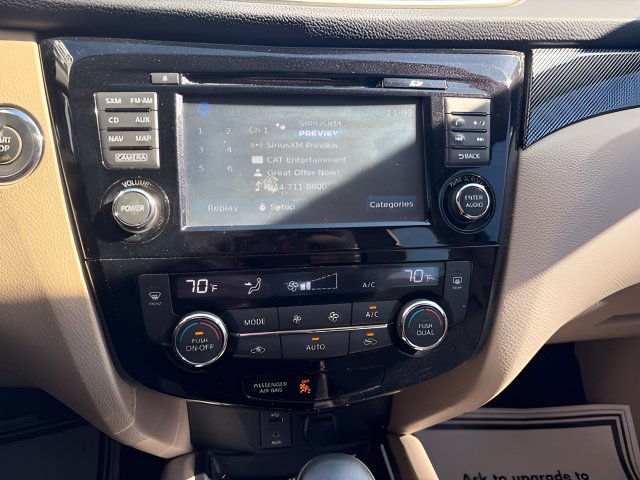 Used 2016 Nissan Rogue SL w/ SL Premium Package FWD image 12