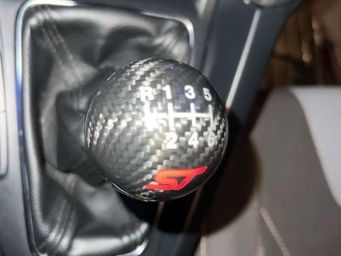 Used 2017 Ford Focus ST image 31