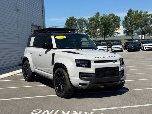 Used 2026 Land Rover Defender 110 AWD/4WD image 5