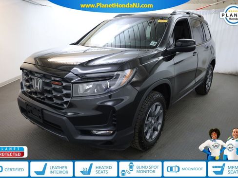 Certified 2024 Honda Passport TrailSport image 1