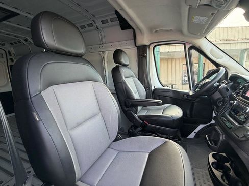Used 2024 RAM ProMaster 2500 w/ Convenience Group FWD image 10