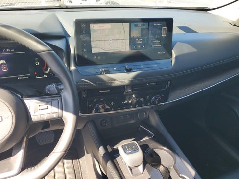 Certified 2024 Nissan Rogue Platinum image 22