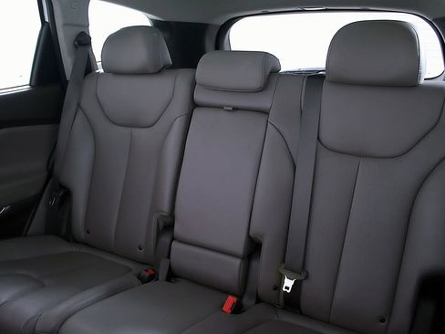 Used 2020 Hyundai Santa Fe Limited image 17