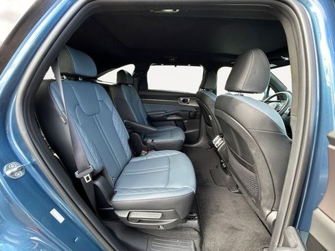 Used 2025 Kia Sorento SX Prestige image 11