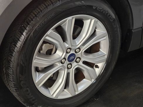 Used 2022 Ford Edge Titanium image 14