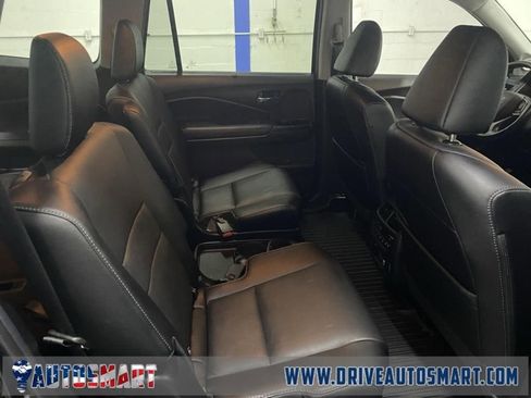 Used 2021 Honda Pilot Touring image 19