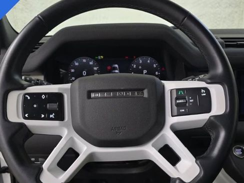 Used 2023 Land Rover Defender 90 SE image 7