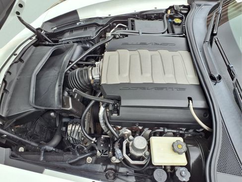 Used 2014 Chevrolet Corvette Stingray Coupe w/ Battery Protection Package RWD image 9
