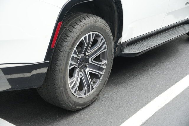 Used 2024 Jeep Wagoneer Series II w/ Flexible Seating Group RWD image 14