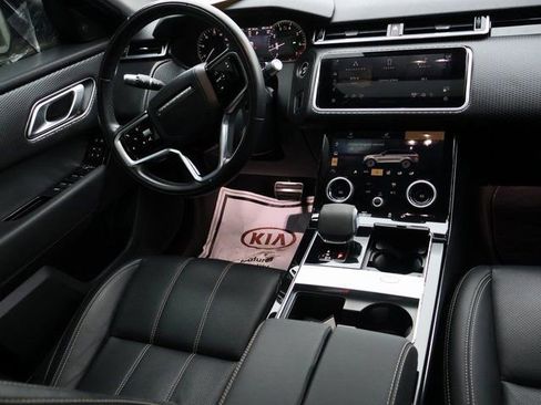 Used 2022 Land Rover Range Rover Velar R-Dynamic S image 16