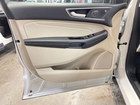 Used 2020 Ford Edge Titanium AWD/4WD image 15