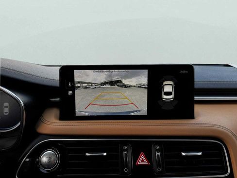 Used 2022 Genesis G70 2.0T w/ Prestige Package image 31