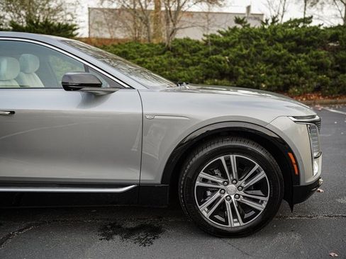 Used 2024 Cadillac Lyriq Luxury image 10