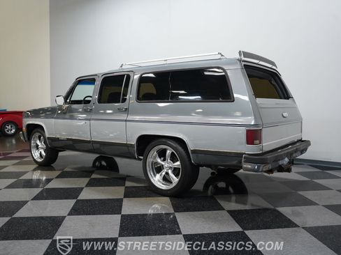 Used 1990 Chevrolet Suburban 2WD image 10