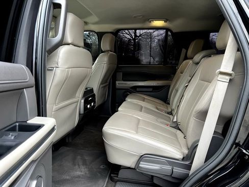 Used 2020 Ford Expedition XLT w/ Equipment Group 202A image 17