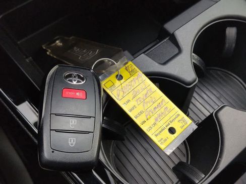 Used 2023 Toyota Prius Prime XSE image 34