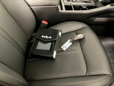 Certified 2026 Kia Sorento S w/ S Panoramic Sunroof Package FWD image 35