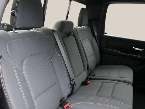 New 2026 RAM 1500 Express AWD/4WD image 17