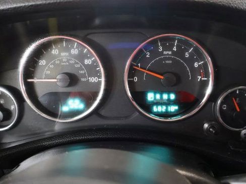 Used 2018 Jeep Wrangler Unlimited Sahara image 15