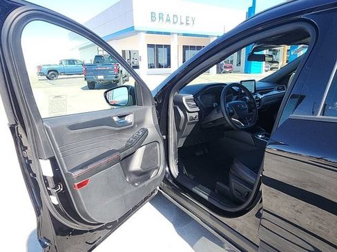 Used 2025 Ford Escape ST-Line AWD/4WD image 17