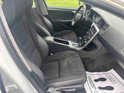 Used 2012 Volvo S60 T5 FWD image 10
