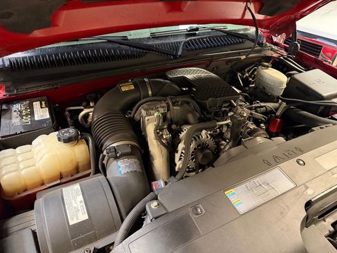 Used 2006 Chevrolet Silverado 2500 LT w/ Heavy-Duty Power Package AWD/4WD image 6
